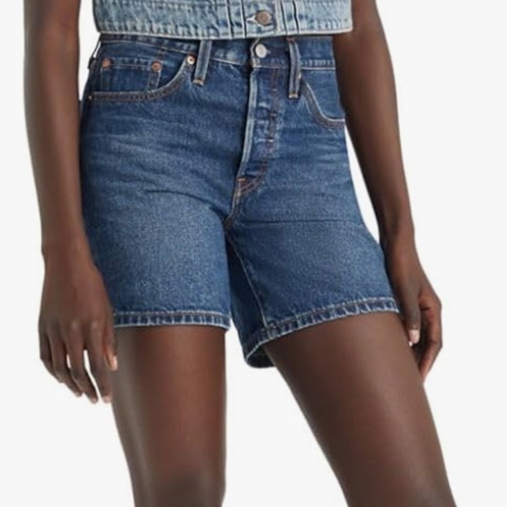 Levi’s Women’s 501 Mid Thigh Short size 33